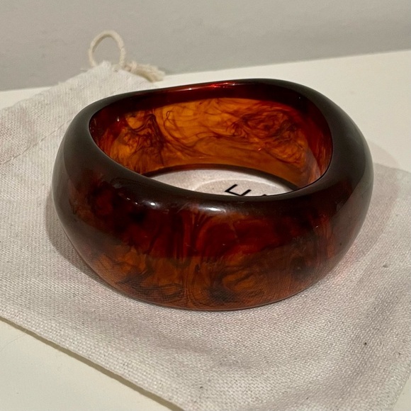 Saege Cacao Sculpt Bangle Bracelet NEW - Picture 5 of 8